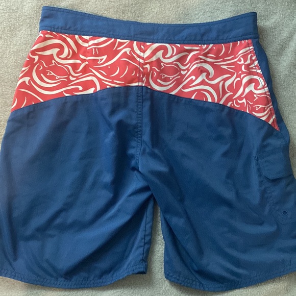 Vineyard vines board shorts - Picture 4 of 4